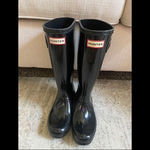 Hunter boots size 4